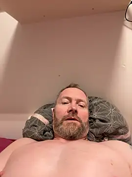 Snapshot of Rockburg chatting on 11.07.25 Rockburg online show from 11.07.25