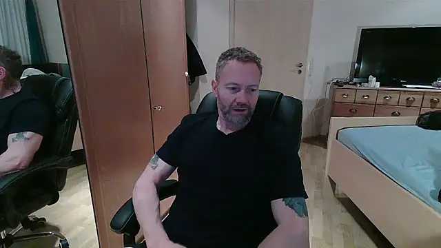 Snapshot of Rockburg chatting on 02.13.26 Rockburg online show from 02.13.26