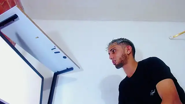 Snapshot of Gregory_hard chatting on 10.25.25 Gregory hard online show from 10.25.25