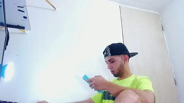 Snapshot of Gregory_hard chatting on 11.12.25 Gregory hard online show from 11.12.25