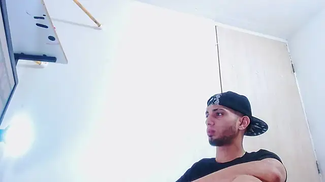 Snapshot of Gregory_hard chatting on 11.13.25 Gregory hard online show from 11.13.25