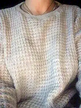 Snapshot of indie-rayne chatting on 10.25.25 indie-rayne online show from 10.25.25