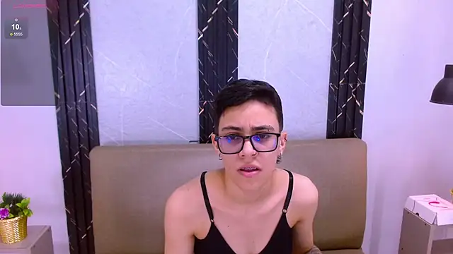 Cutie Shy  online show from 10.13.25