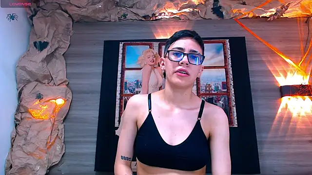 Cutie Shy  online show from 10.23.25