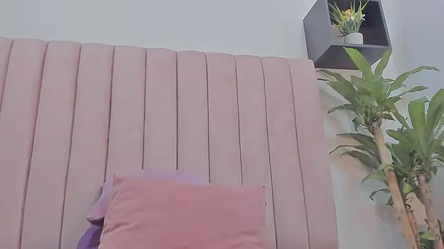 Snapshot of camila__herrera chatting on 02.26.25 camila herrera online show from 02.26.25