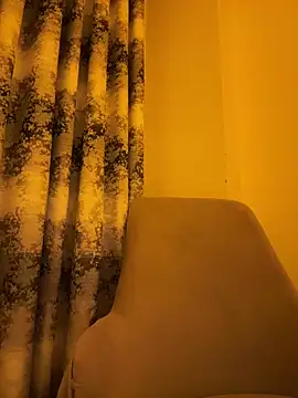 Snapshot of Soinanai chatting on 10.28.25 Soinanai online show from 10.28.25