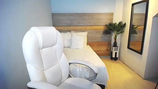 liseth fox online show from 02.04.25