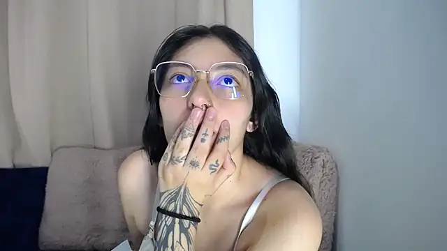 lessliee22  online show from 03.27.26