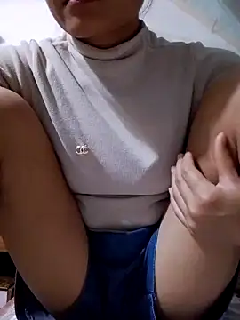 Snapshot of Cute_lady99 chatting on 11.13.25 Cute lady99 online show from 11.13.25