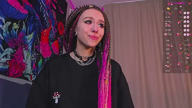 Snapshot of Grace_Walker chatting on 01.22.25 Grace Walker online show from 01.22.25