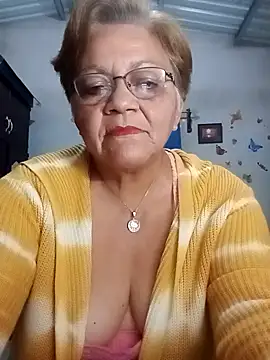 Madrastrahot69 online show from 12.16.25