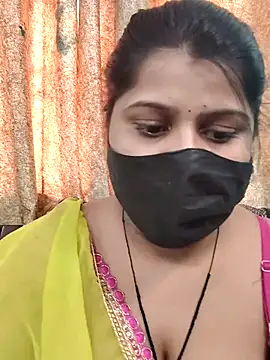 Snapshot of Hotty-simran chatting on 10.29.25 Hotty-simran online show from 10.29.25