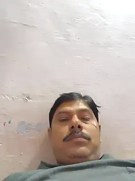 Snapshot of Srmotrs chatting on 01.19.26 Srmotrs online show from 01.19.26