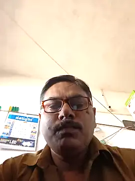 Snapshot of Srmotrs chatting on 02.14.26 Srmotrs online show from 02.14.26