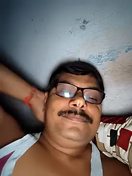 Snapshot of Srmotrs chatting on 02.14.26 Srmotrs online show from 02.14.26