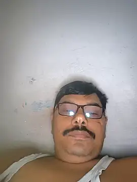 Snapshot of Srmotrs chatting on 02.17.26 Srmotrs online show from 02.17.26