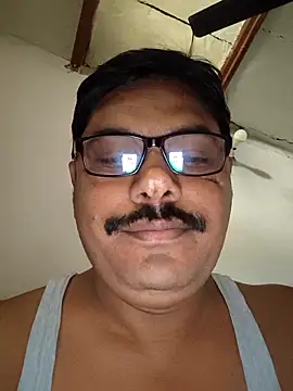 Snapshot of Srmotrs chatting on 02.19.26 Srmotrs online show from 02.19.26