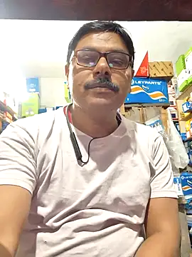 Snapshot of Srmotrs chatting on 02.19.26 Srmotrs online show from 02.19.26