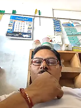 Snapshot of Srmotrs chatting on 02.25.26 Srmotrs online show from 02.25.26