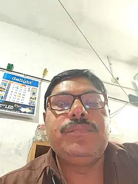 Snapshot of Srmotrs chatting on 02.27.26 Srmotrs online show from 02.27.26