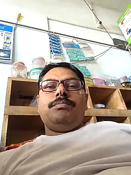 Snapshot of Srmotrs chatting on 02.28.26 Srmotrs online show from 02.28.26