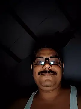 Snapshot of Srmotrs chatting on 02.28.26 Srmotrs online show from 02.28.26