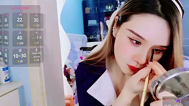 Snapshot of HU131452 chatting on 12.17.24 HU131452 online show from 12.17.24