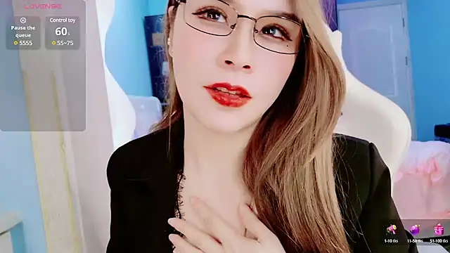 Snapshot of HU131452 chatting on 01.07.25 HU131452 online show from 01.07.25