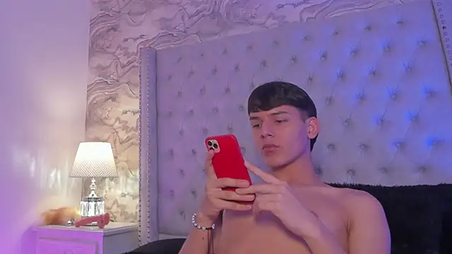 Kev jenner online show from 12.20.24