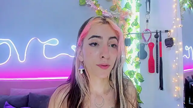 YouliteSllut2 online show from 02.06.25