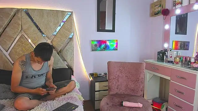 Snapshot of parejacaliente20154 chatting on 11.07.25 parejacaliente20154 online show from 11.07.25