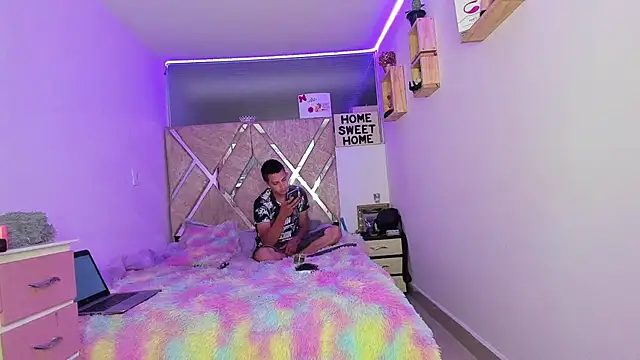 parejacaliente20154 online show from 03.25.26