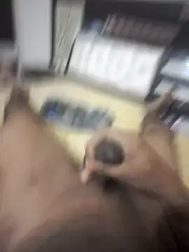 Snapshot of gurilove chatting on 10.25.25 gurilove online show from 10.25.25