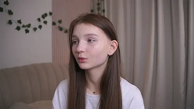 Snapshot of CindyGarrison chatting on 03.20.25 CindyGarrison online show from 03.20.25