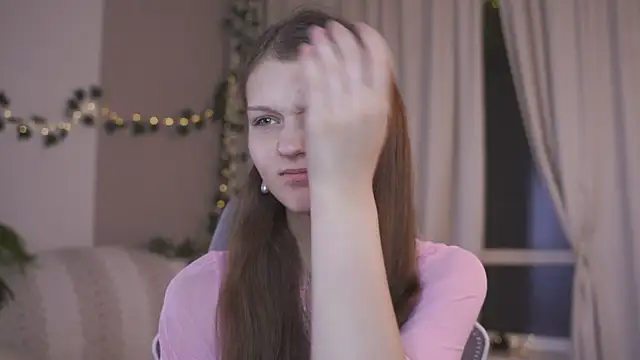 Snapshot of CindyGarrison chatting on 10.23.25 CindyGarrison online show from 10.23.25