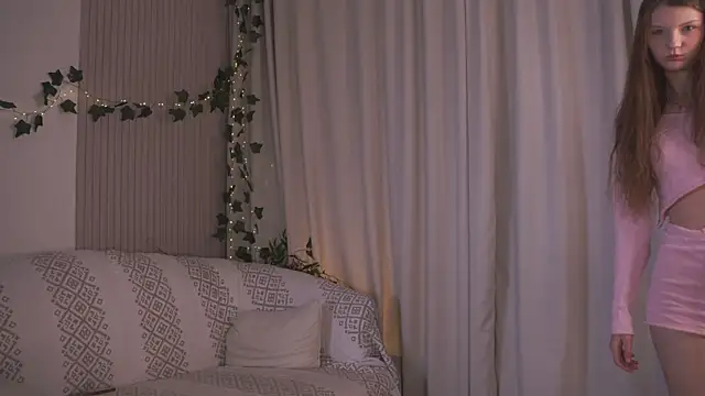 Snapshot of CindyGarrison chatting on 10.26.25 CindyGarrison online show from 10.26.25