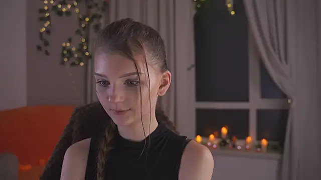 Snapshot of CindyGarrison chatting on 10.29.25 CindyGarrison online show from 10.29.25