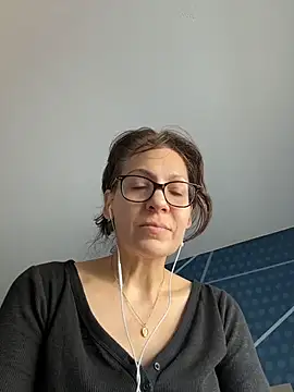 BeautifulMesss online show from 04.14.26