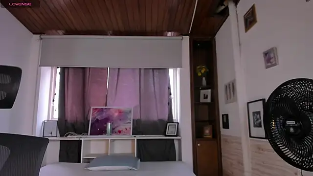 Hannaa Evanss online show from 02.07.25