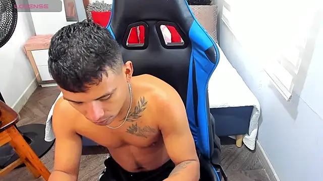 Snapshot of Backsex_boy chatting on 10.10.25 Backsex boy online show from 10.10.25