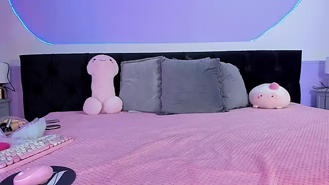 Julieta Cortes   online show from 10.24.25