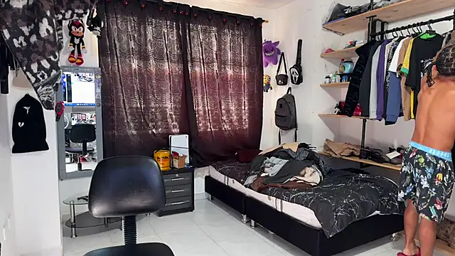 Snapshot of jokergc_2 chatting on 11.11.25 jokergc 2 online show from 11.11.25