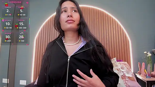 NayeCloud online show from 10.04.25