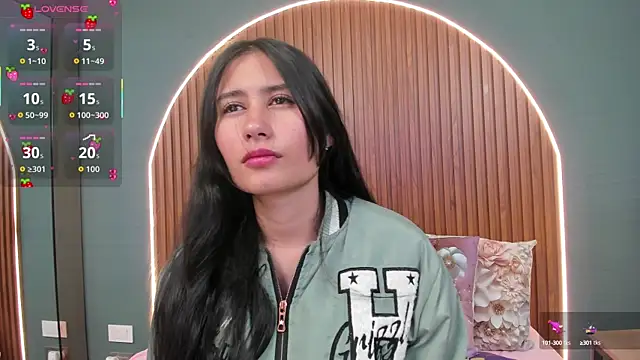 NayeCloud online show from 10.21.25