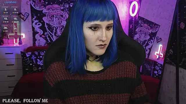 Snapshot of little_Elika chatting on 01.10.25 little Elika online show from 01.10.25
