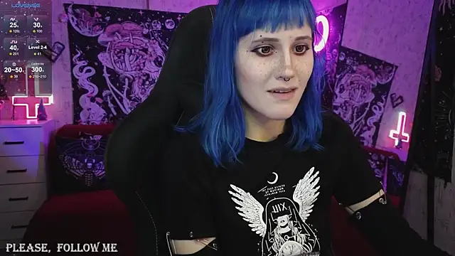 Snapshot of little_Elika chatting on 01.12.25 little Elika online show from 01.12.25