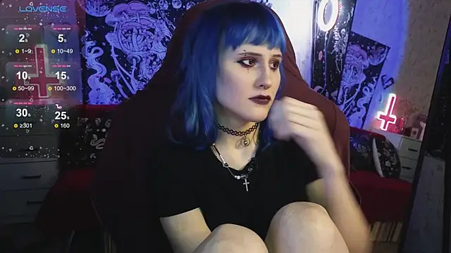Snapshot of little_Elika chatting on 01.27.25 little Elika online show from 01.27.25