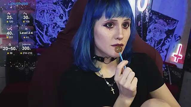 Snapshot of little_Elika chatting on 01.27.25 little Elika online show from 01.27.25