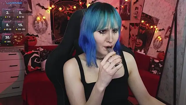 little Elika online show from 10.16.25