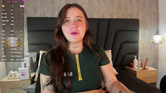 Sabrina Lennox online show from 02.12.25